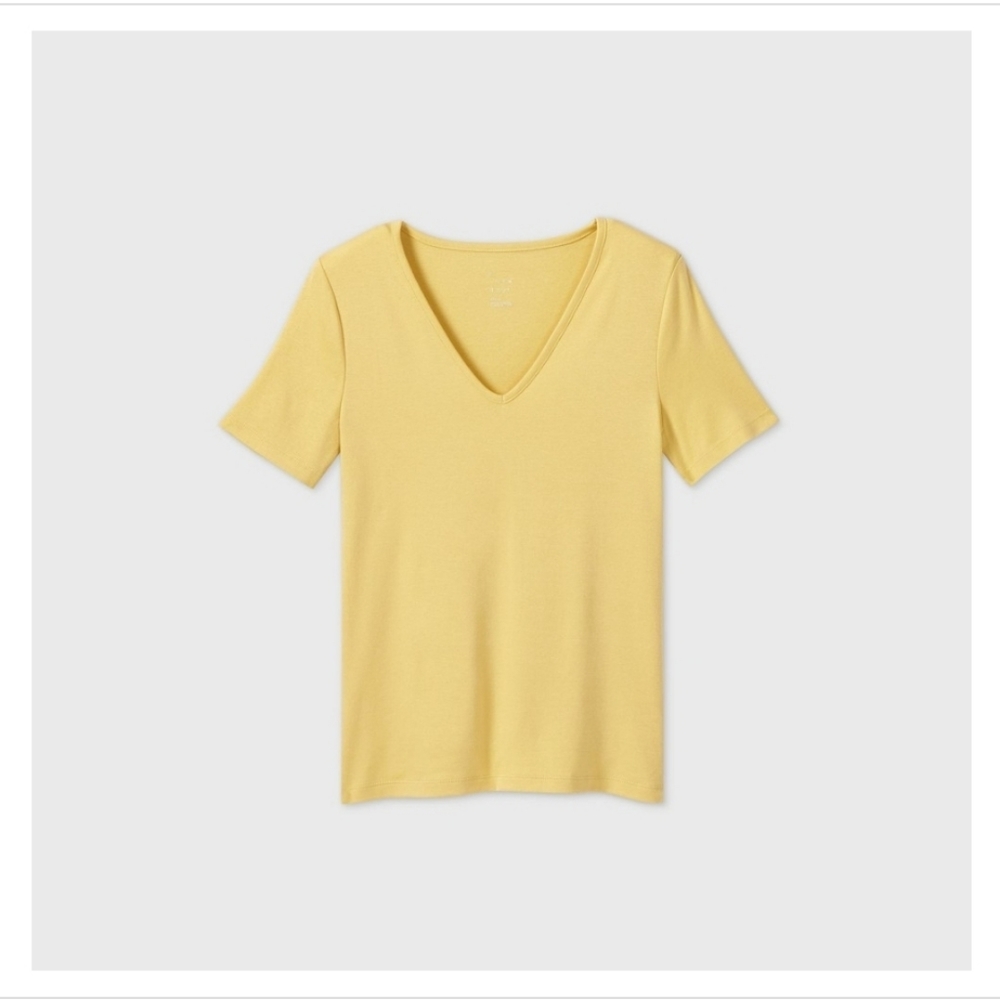Women's Slim Fit Short Seeve V-Neck Fitted…